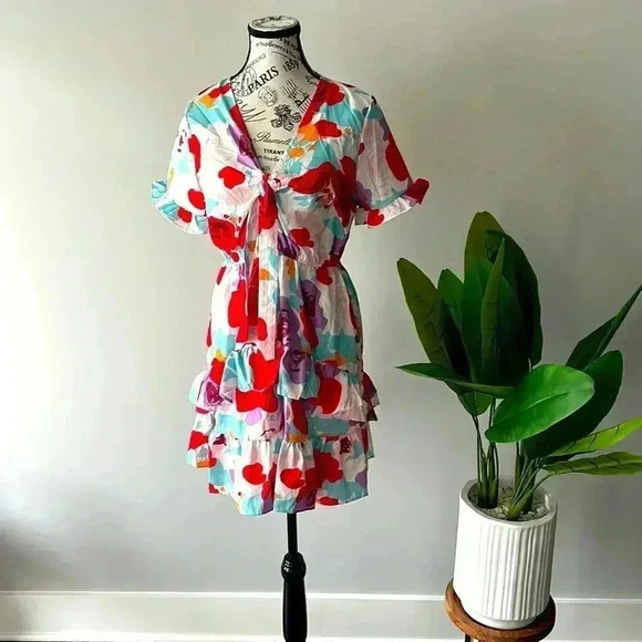 Dresses & Skirts - Gorgeous Flowers 🌺 Cute Dresse ( Size M/L )